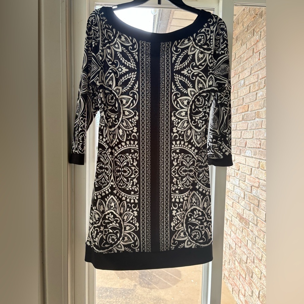 White House Black Market Black and White Printed Shift mid thigh sz M Dress - Picture 6 of 8